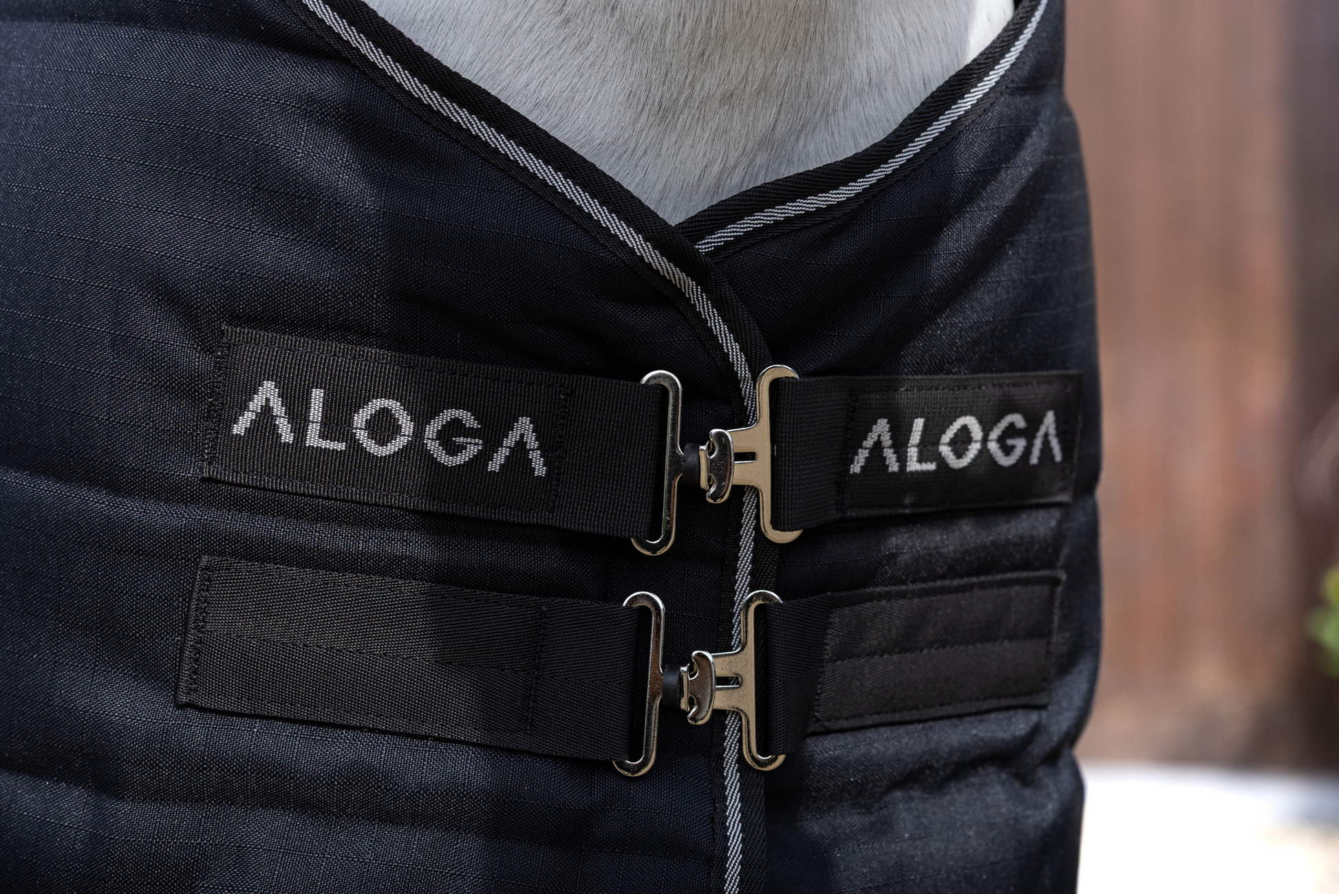 Close-up of Aloga Pony Pro Stable blanket front closure