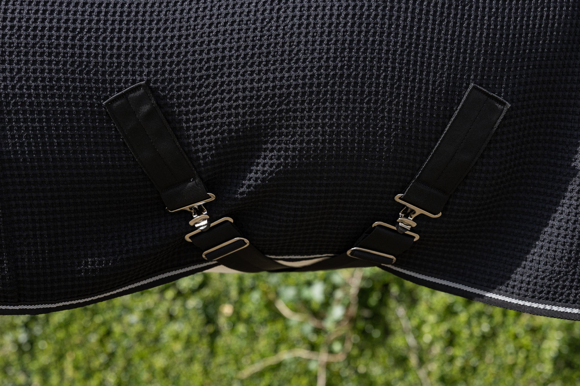 Close-up details of the Aloga Pony Waffle Cooler